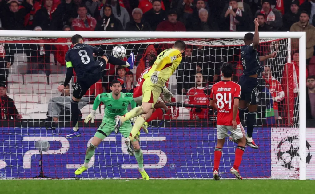 Màn tái đấu Benfica - Real thắp sáng play-off Champions League