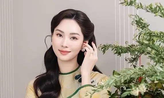 Phong cách diện Tết của hoa hậu Đặng Thu Thảo