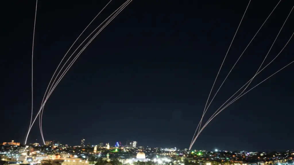 Israel thừa nhận năng lực phóng tên lửa của Iran vẫn 'đáng kể'